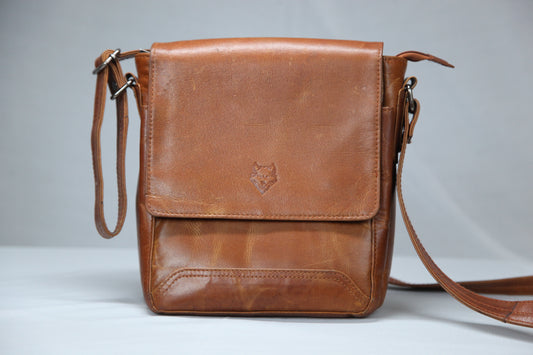 WOLFF | LONDON Pure Crunch Leather Sling Bag